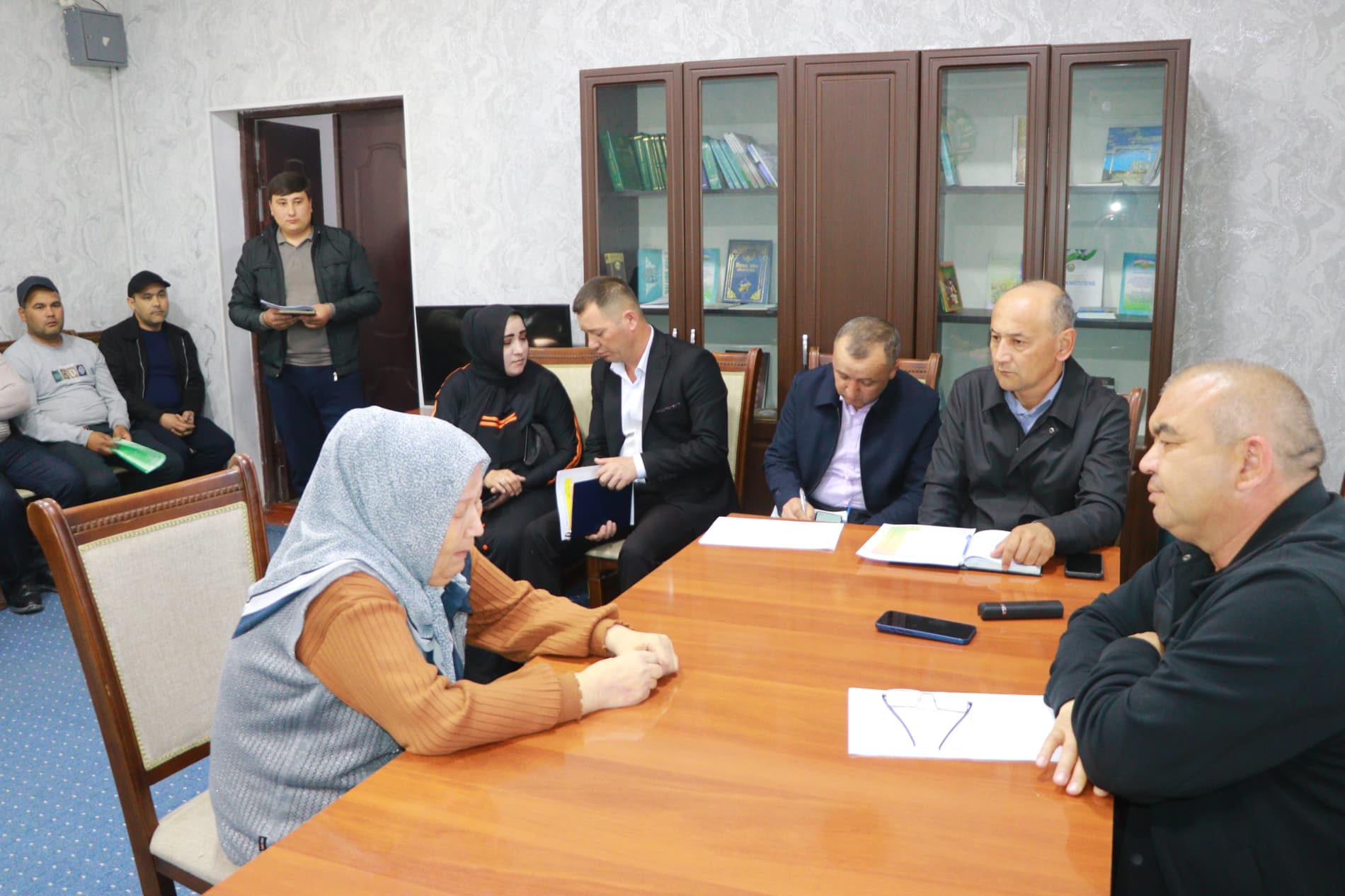 Данғара тумани ҳокими қабулида фуқаролар мурожаатлари кўриб чиқилди