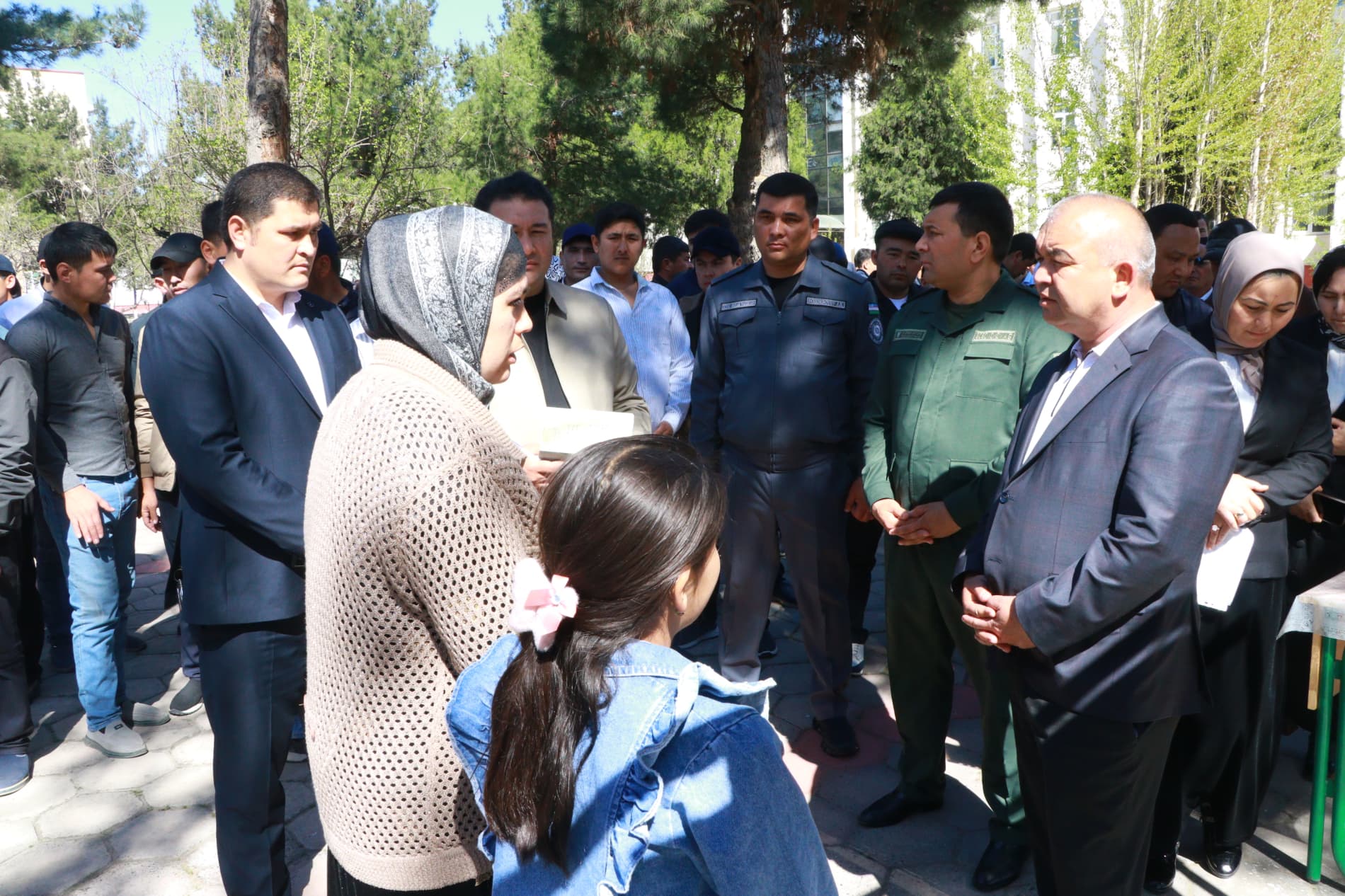 “Ёшлар куни” муносабати билан ёшлар учун бўш иш ўринлари меҳнат ярмаркаси юқори савияда ташкил этилди.