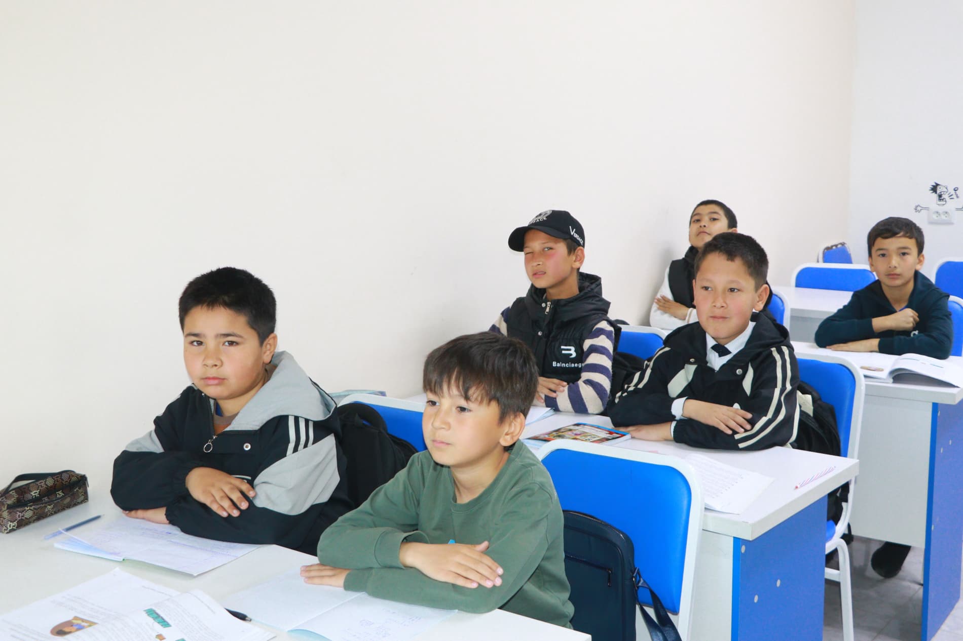 Данғара тумани Қияли қўрғонча МФЙ ҳудудида жойлашган “ЗероМах Счоол” ўқув маркази фаолияти билан туман раҳбарлари яқиндан танишдилар.