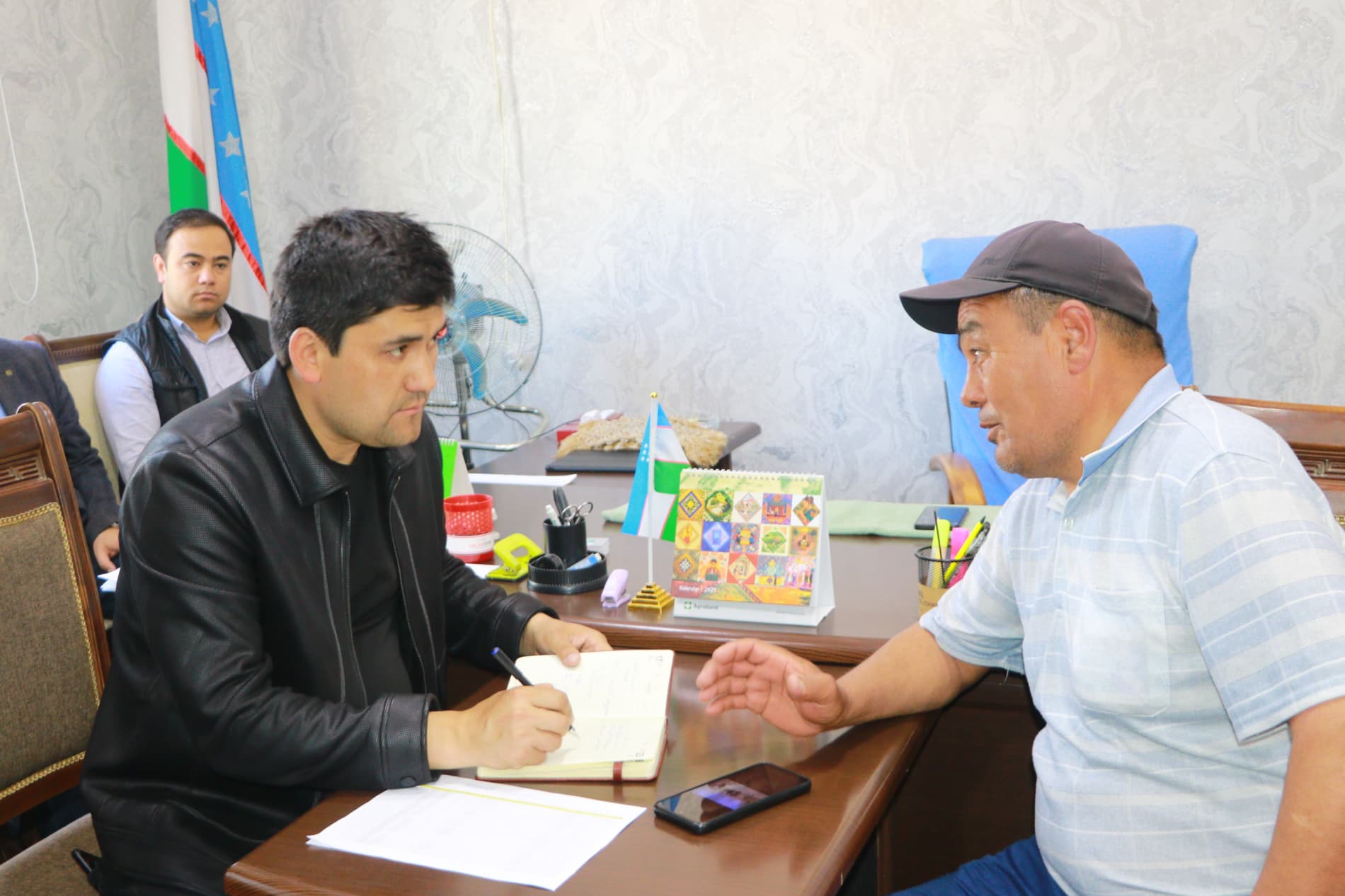 Данғара тумани ҳокими қабулида фуқаролар мурожаатлари кўриб чиқилди