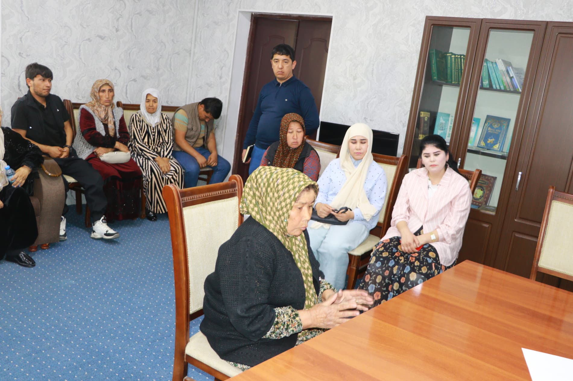 Данғара тумани ҳокими қабулида фуқаролар мурожаатлари кўриб чиқилди