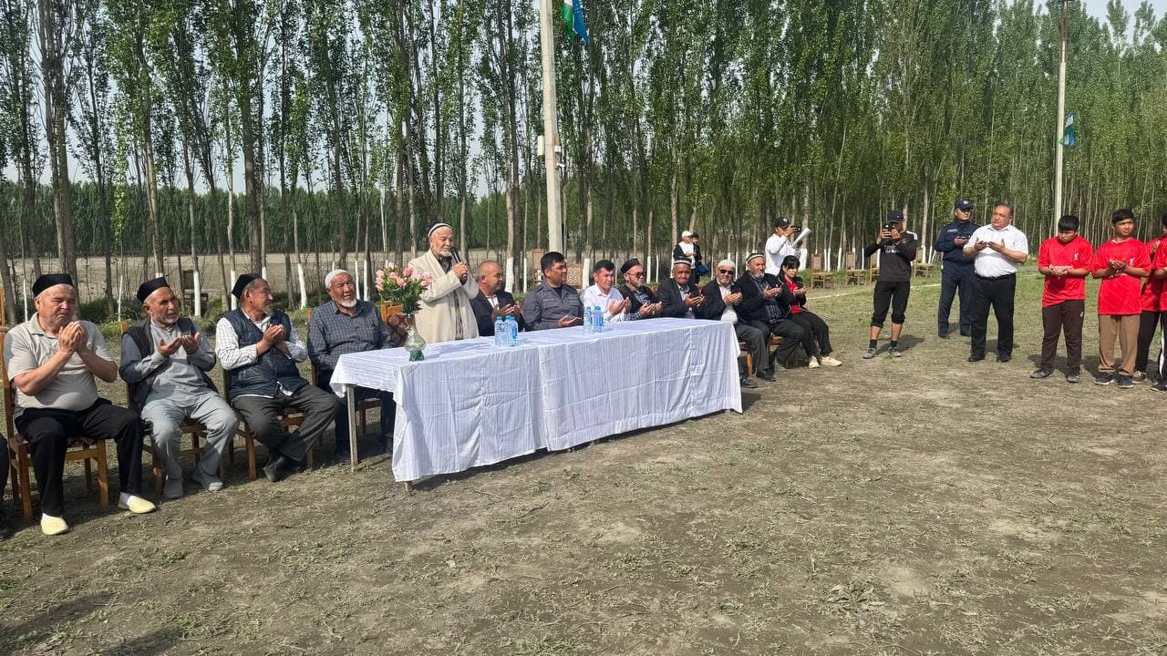 Данғарада ёшлар ташаббуси — янги футбол майдони фойдаланишга топширилди