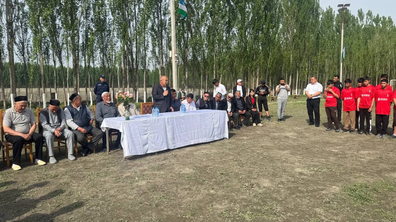 Данғарада ёшлар ташаббуси — янги футбол майдони фойдаланишга топширилди