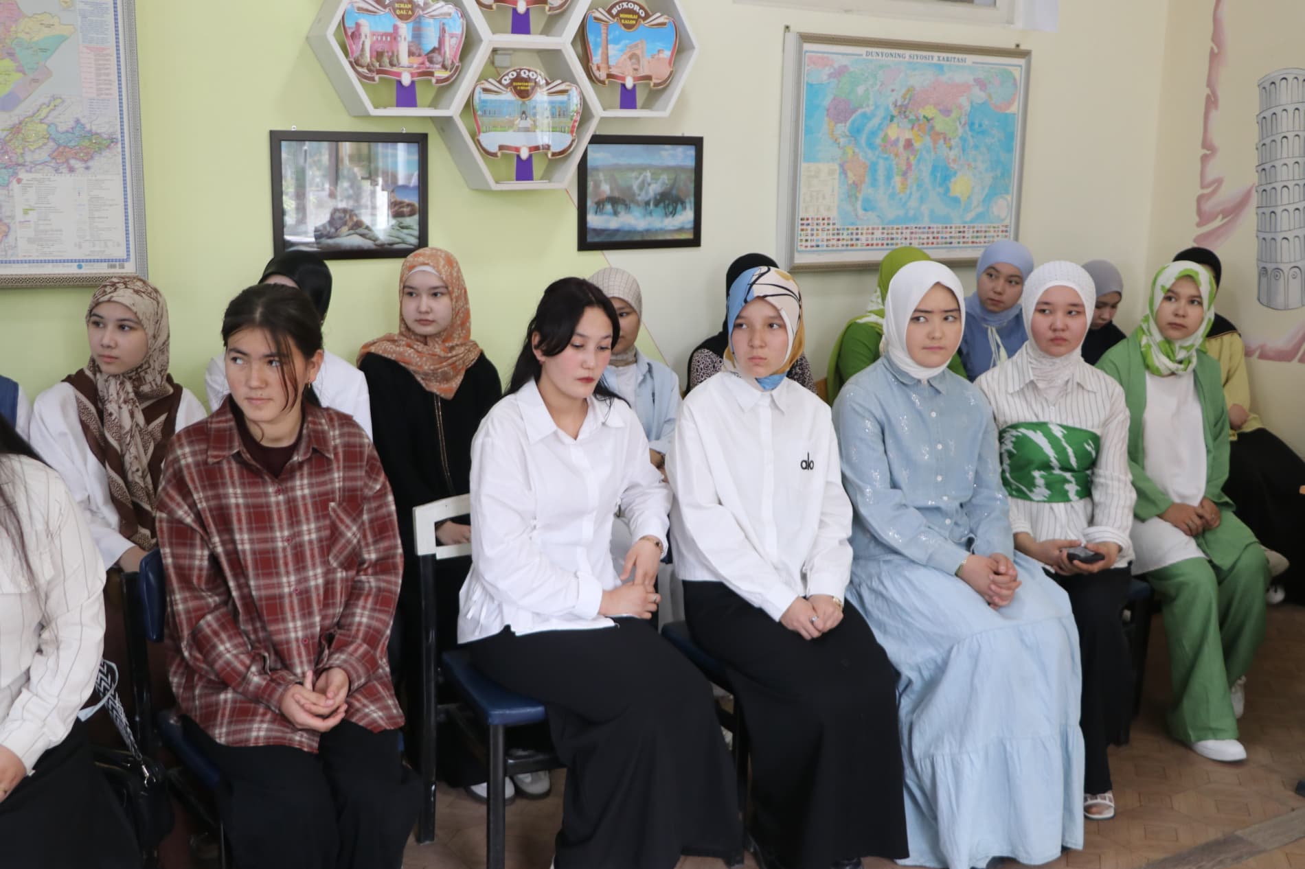 Данғара тумани 1-сон техникумида ёшлар билан очиқ мулоқот руҳида учрашув ташкил этилди.