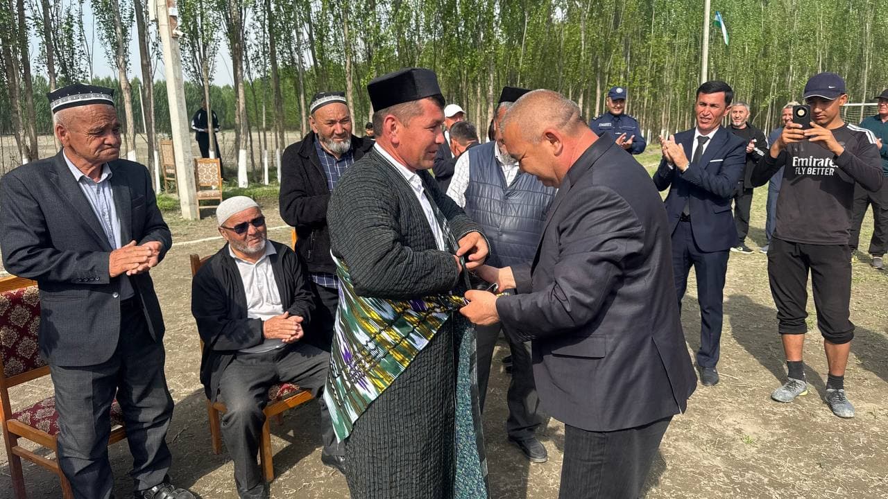 Данғарада ёшлар ташаббуси — янги футбол майдони фойдаланишга топширилди