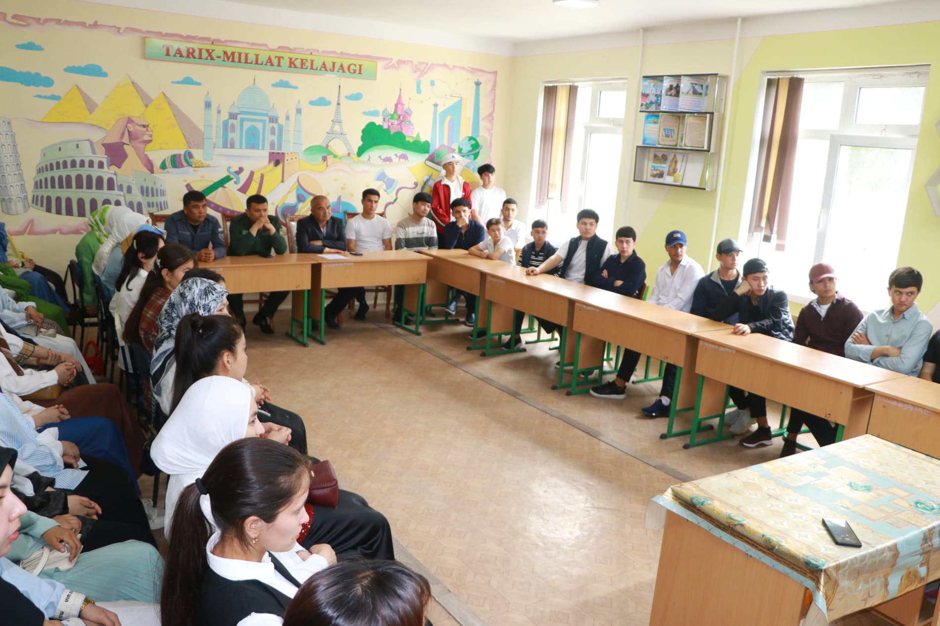 Данғара тумани 1-сон техникумида ёшлар билан очиқ мулоқот руҳида учрашув ташкил этилди.