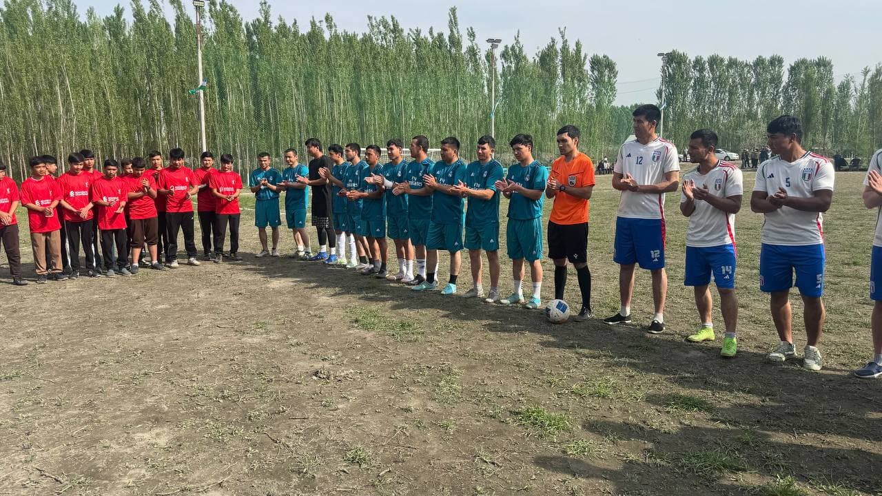 Данғарада ёшлар ташаббуси — янги футбол майдони фойдаланишга топширилди