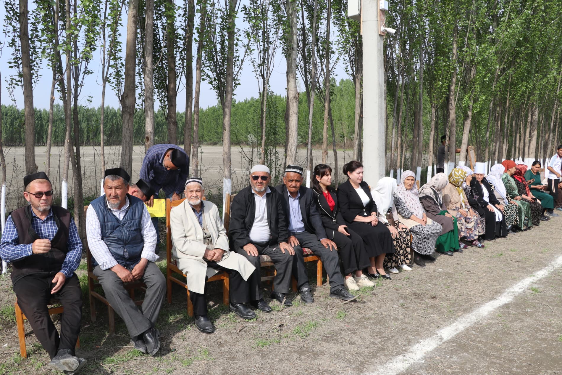 Данғарада ёшлар ташаббуси — янги футбол майдони фойдаланишга топширилди