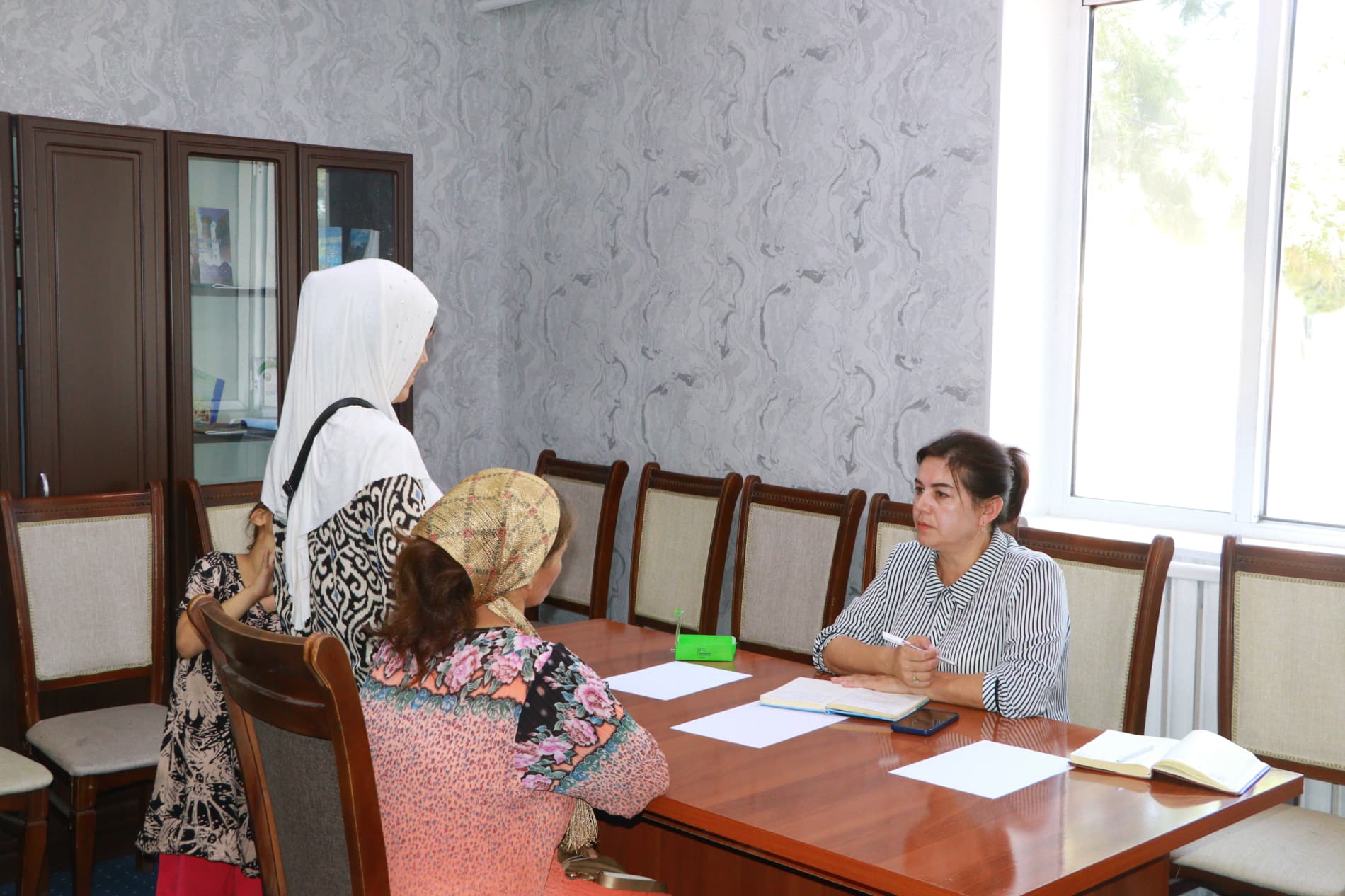 Dang‘ara tumani hokimining navbatdagi shaxsiy qabuli Pishqaron mahalla fuqarolar yig‘ini hududida joylashgan Xalq qabulxonasi binosida o‘tkazildi.