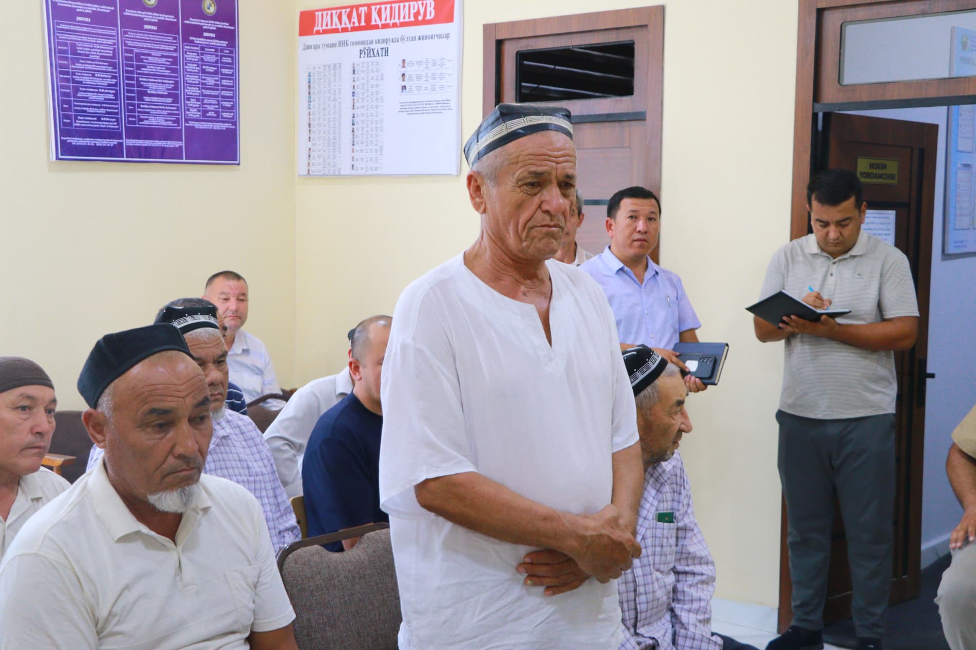 Dang‘ara tumani hokimi Kichik Turk mahallasida aholi bilan navbatdagi sayyor qabul o‘tkazib, fuqarolarning murojaat va takliflarini bevosita joyida tingladi.
