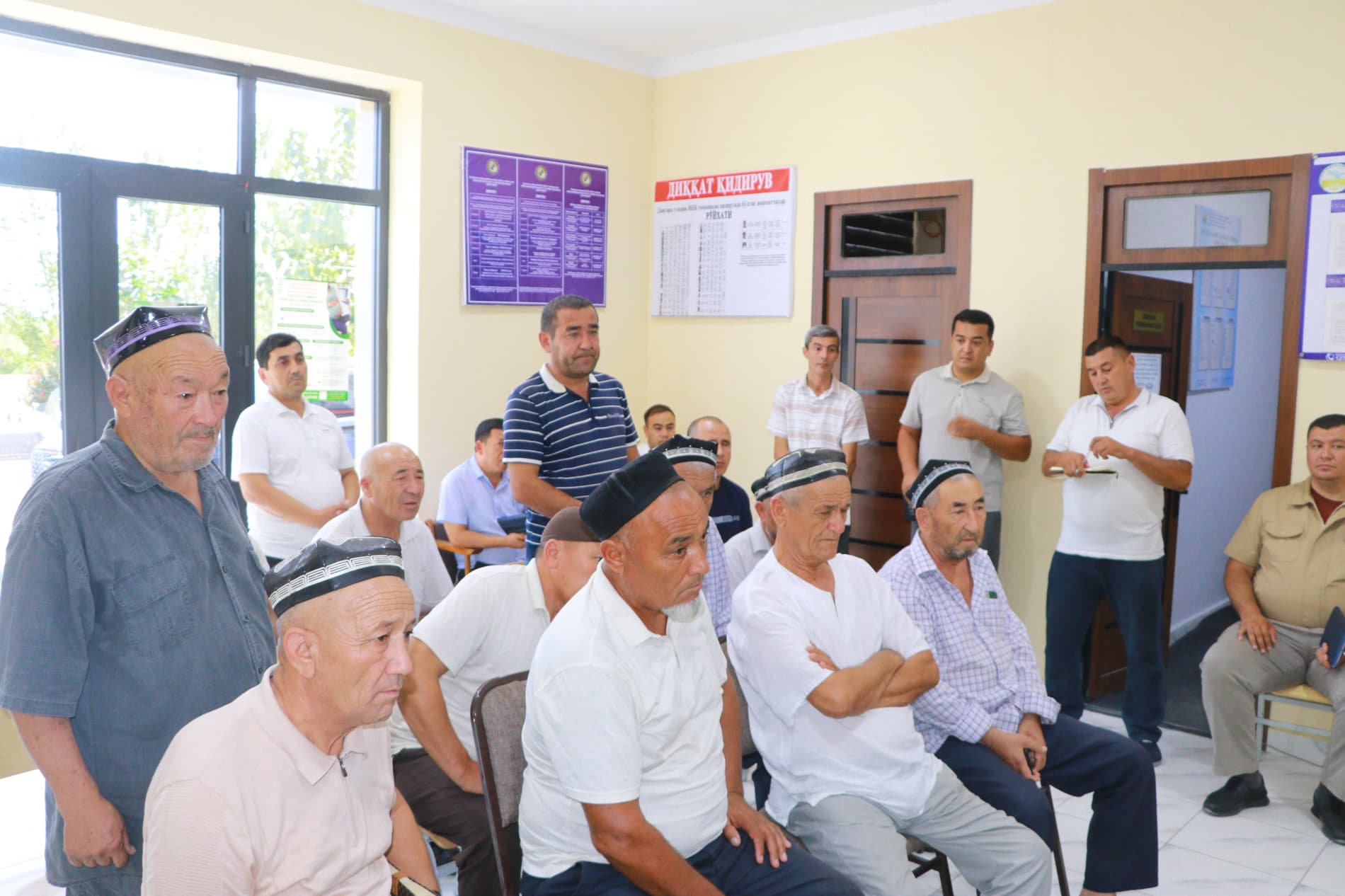 Dang‘ara tumani hokimi Kichik Turk mahallasida aholi bilan navbatdagi sayyor qabul o‘tkazib, fuqarolarning murojaat va takliflarini bevosita joyida tingladi.