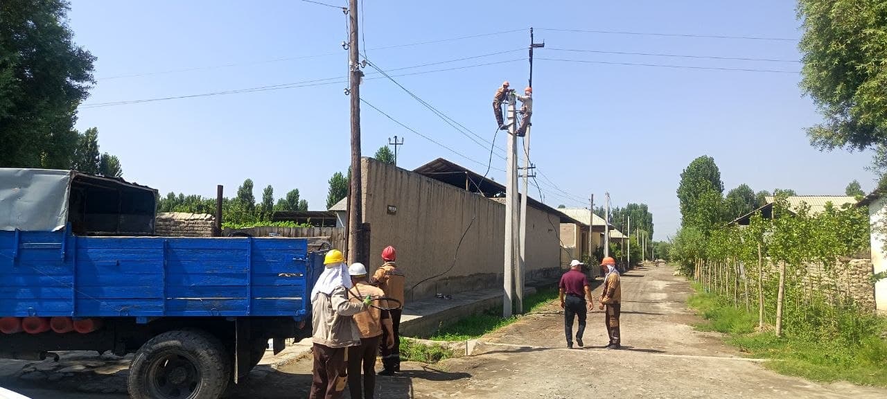 Oqjar MFYda elektr ta’minoti tizimi yangilanmoqda