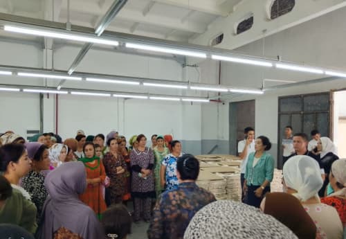 Бағдод туманида ишсиз хотин-қизлар учун янги иш ўринлари тақдим этилди