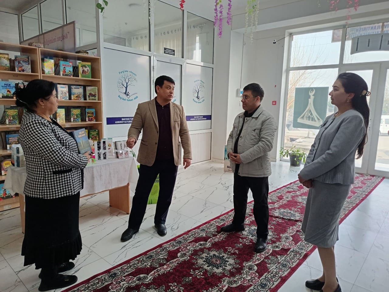 Yangi adabiyotlar sovg‘a qilindi