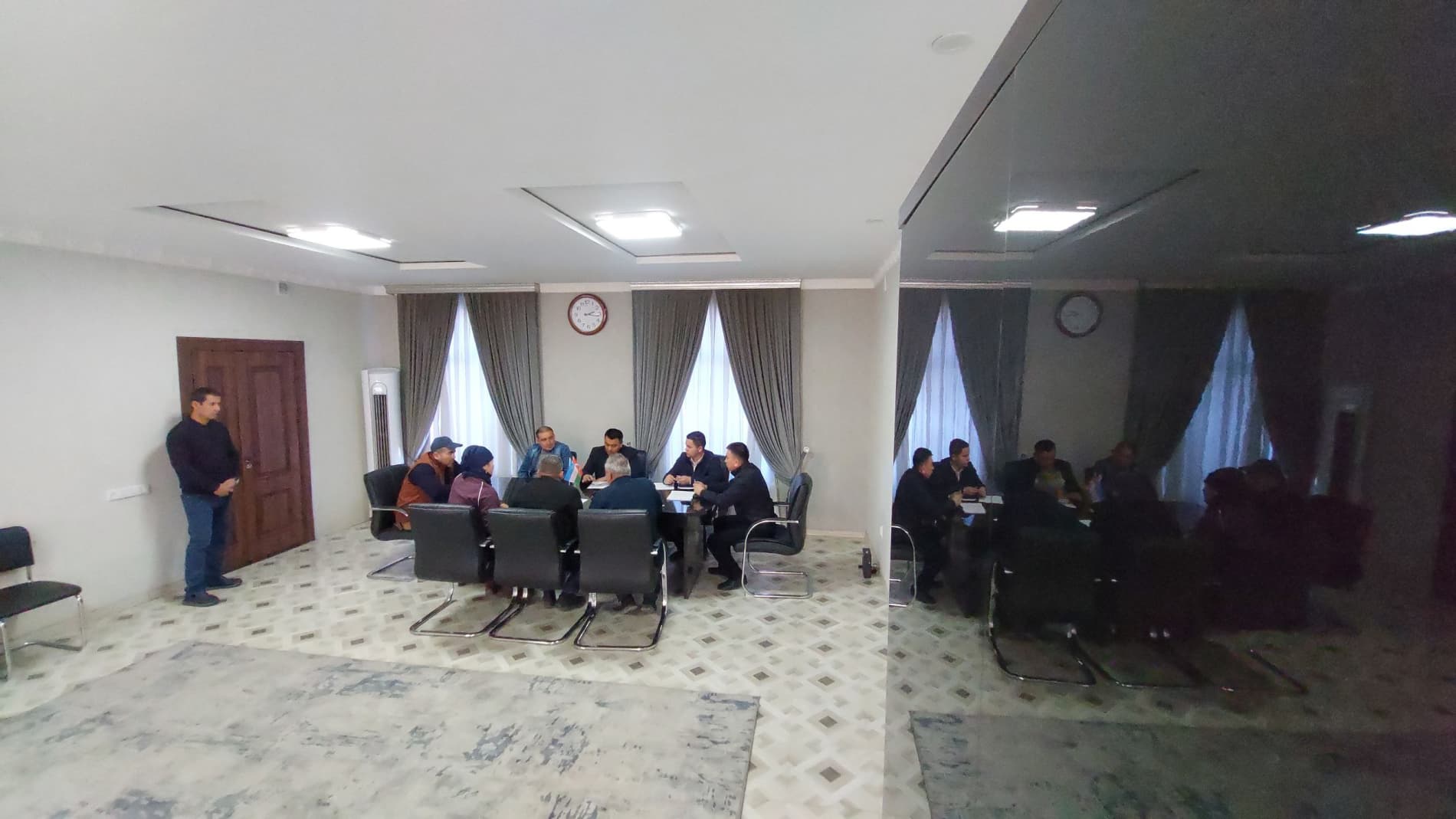 Bag‘dod tumani hokimi G‘anijon Soliyev turkiyalik investor Ali O‘jar boshchiligidagi delegatsiyani qabul qildi.