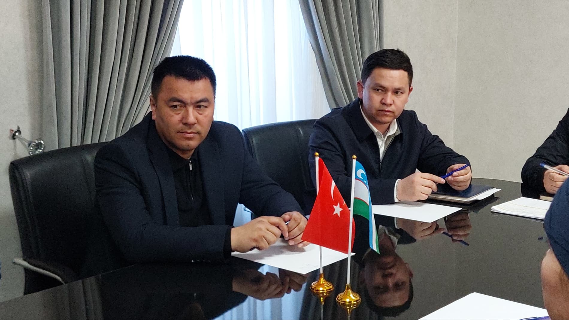 Bag‘dod tumani hokimi G‘anijon Soliyev turkiyalik investor Ali O‘jar boshchiligidagi delegatsiyani qabul qildi.