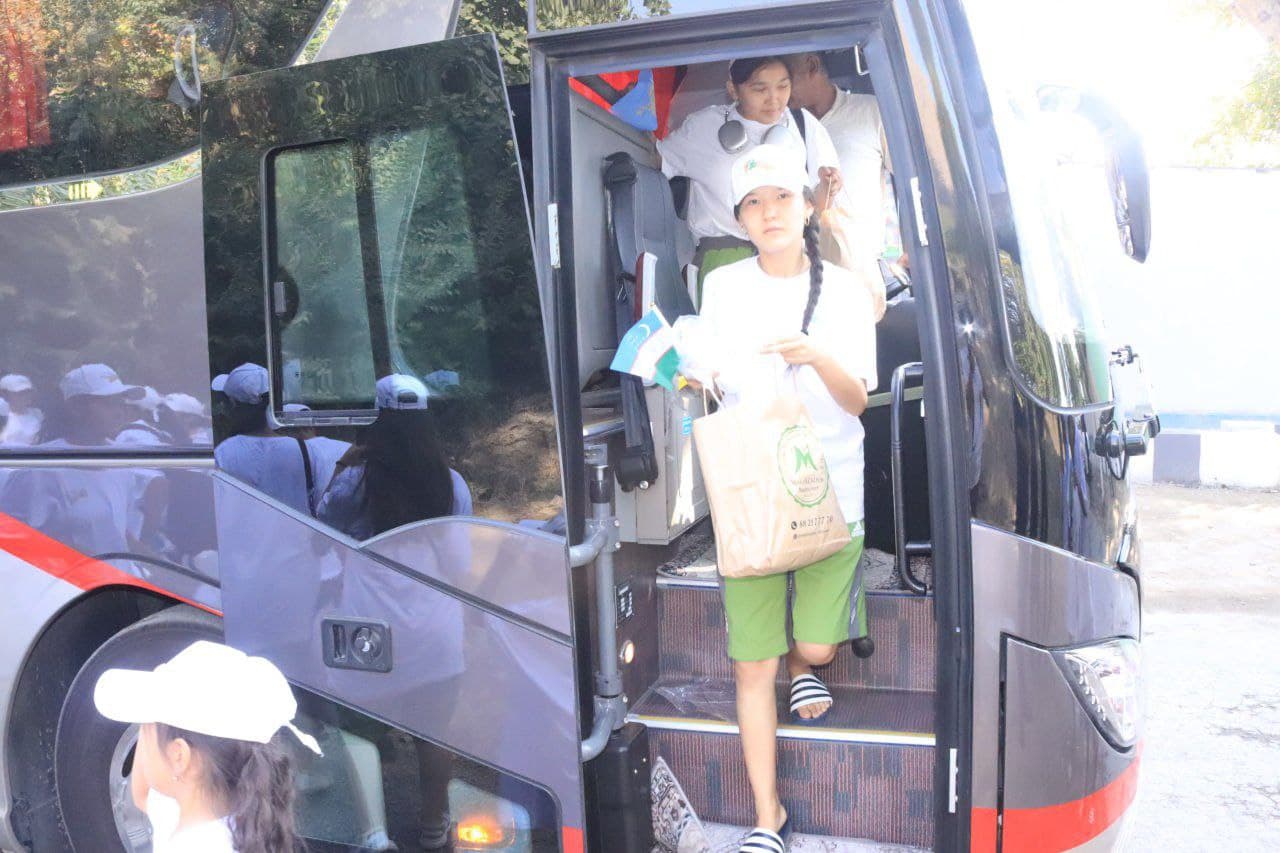 Children from Karakalpakstan have a fun holiday at the “Tong” camp