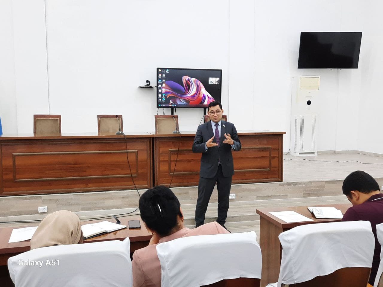 Farg‘ona tumanida korrupsiyaga qarshi kurash mavzusida davra suhbati o‘tkazildi