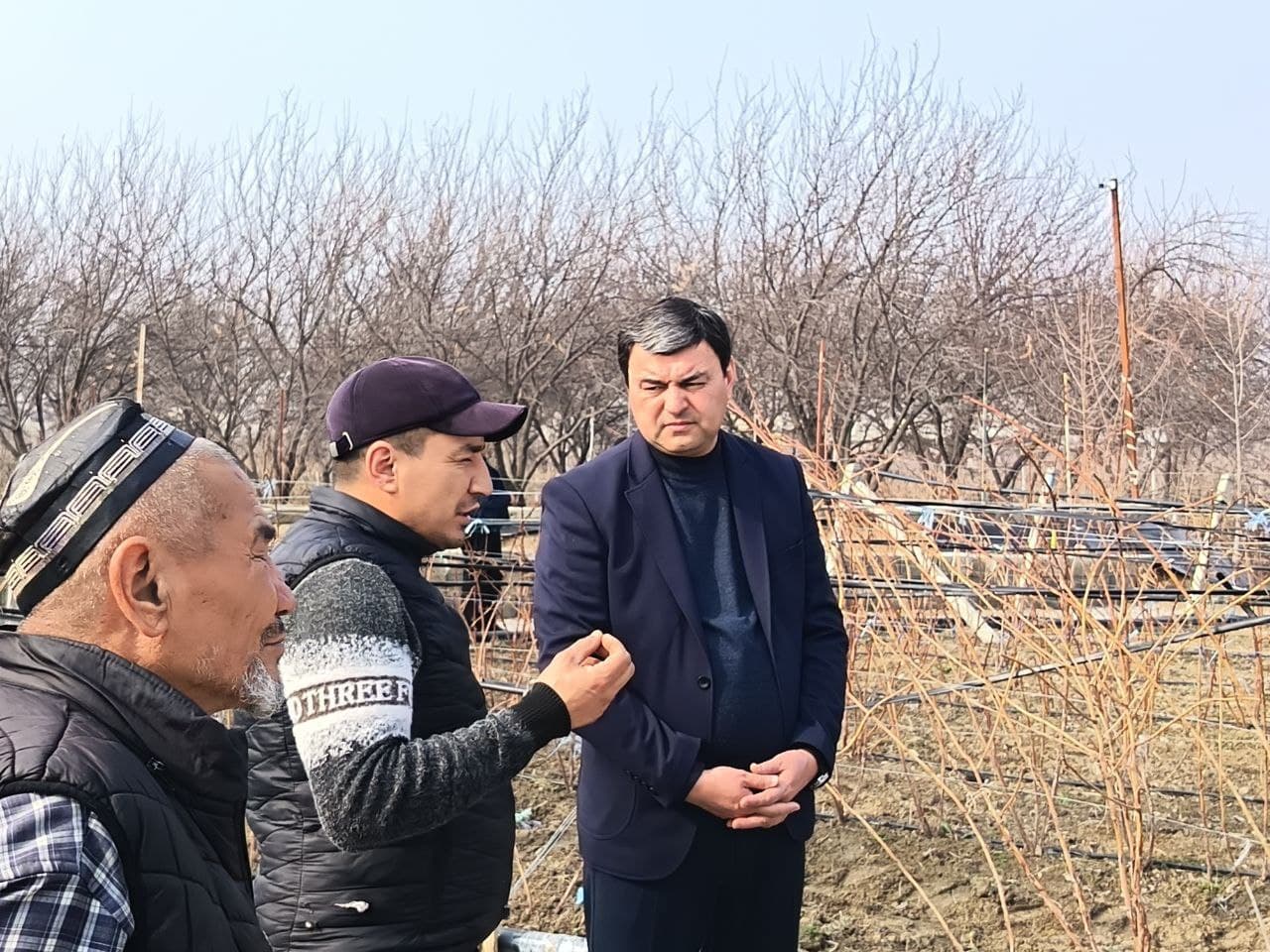 Хоким района Ферганы ознакомился с деятельностью фермерского хозяйства “Alpomish Xosiyatxon”