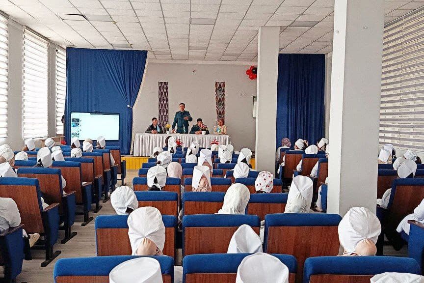 В Ферганском районе проведено профилактическое мероприятие в рамках месяца «Борьба с наркотиками среди молодежи»