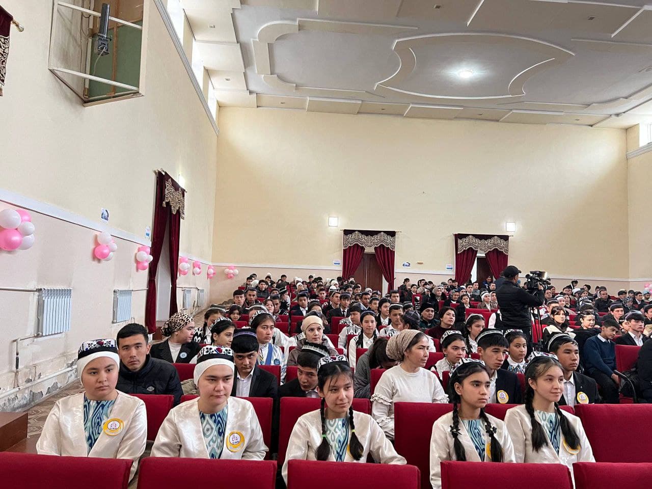 В Ферганском районе прошёл районный этап конкурса школьных театров «Турон»