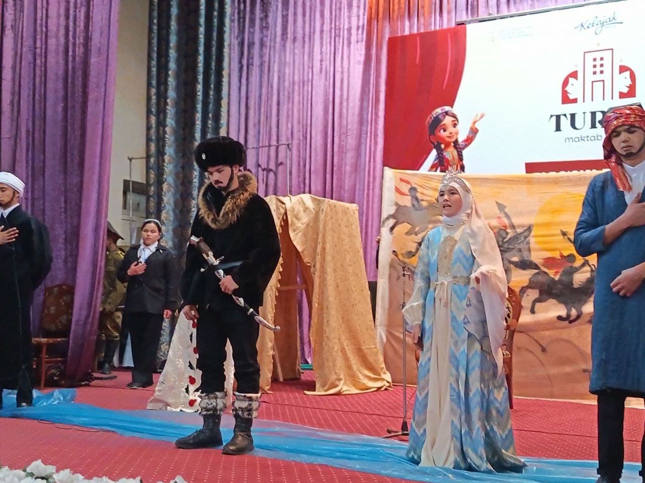 В Ферганском районе прошёл районный этап конкурса школьных театров «Турон»