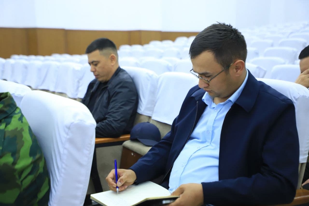 В Ферганском районе состоялось аналитико-критическое совещание по вопросам исполнения обращений граждан
