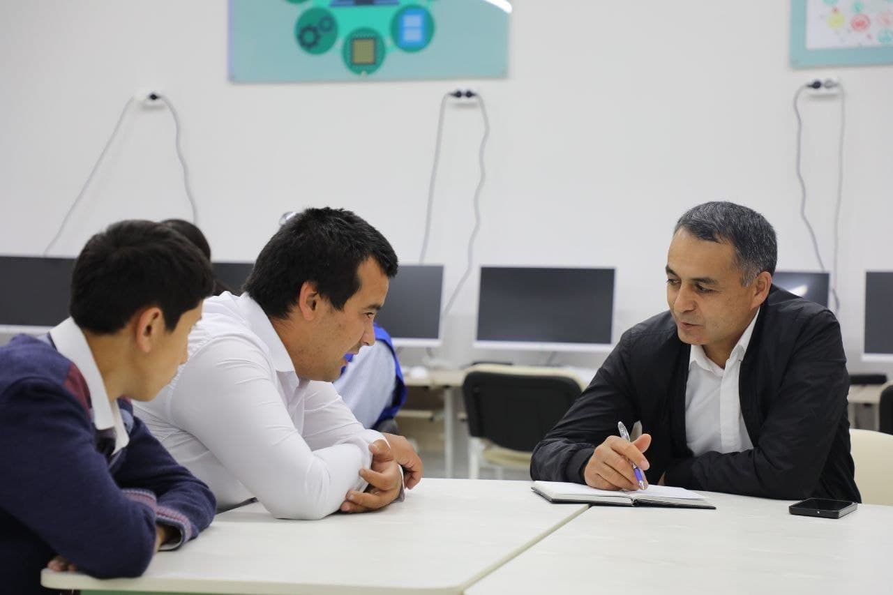 Open dialogue with graduates held in Fergana district within Youth Day events