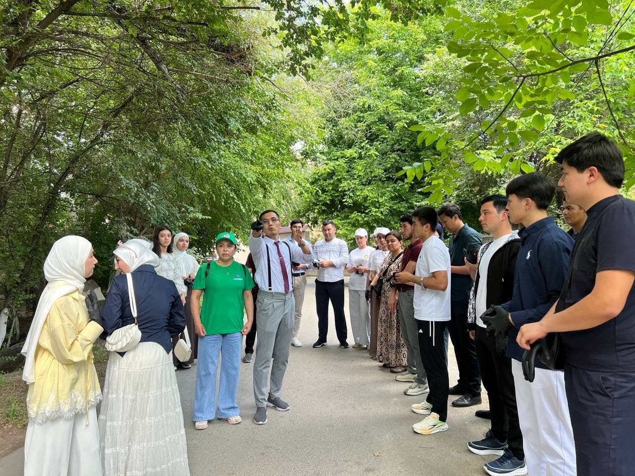 В Ферганском районе прошла плоггинг-акция под девизом «Беречь окружающую среду — наш общий долг»