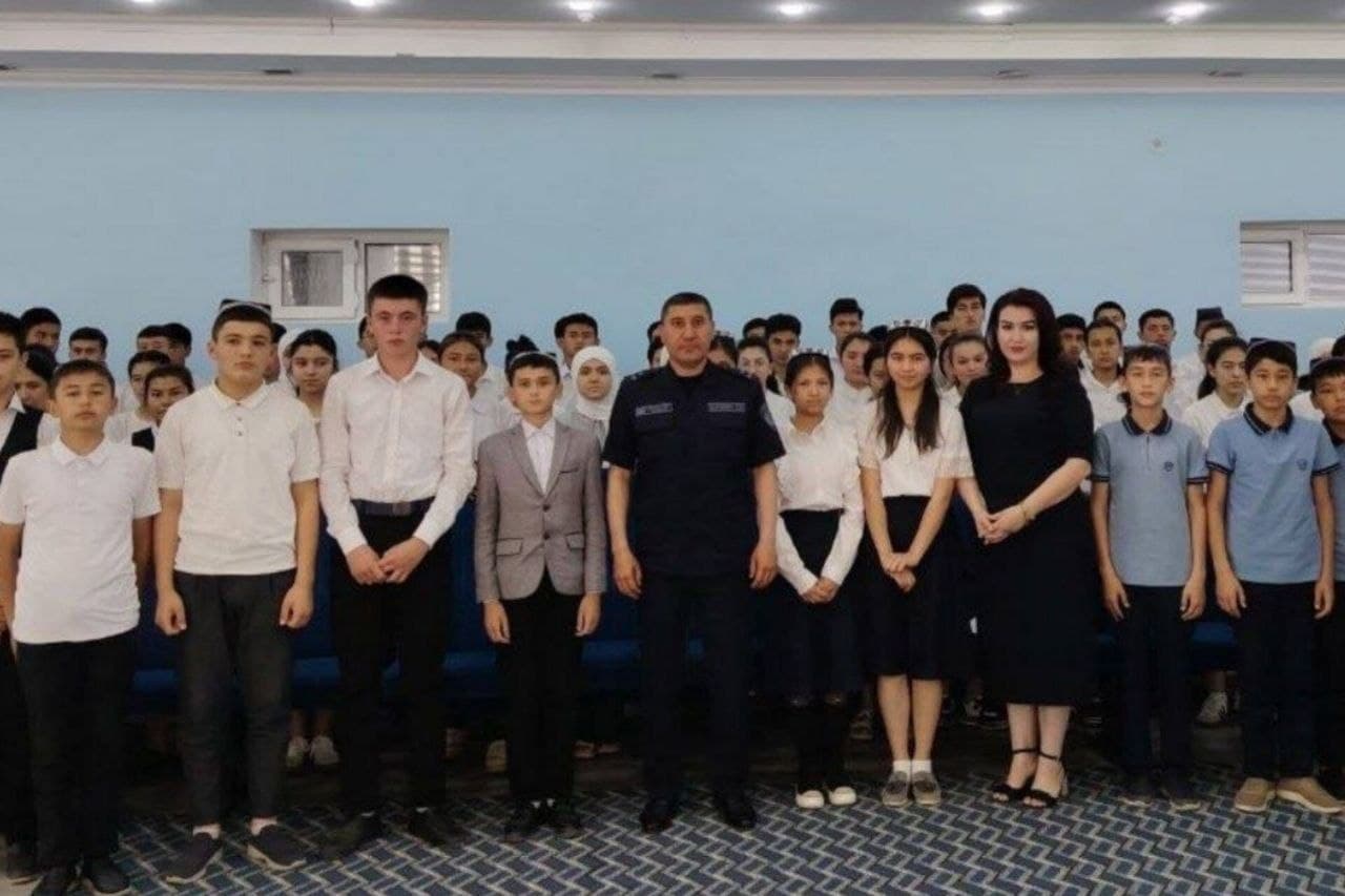 В Ферганском районе организована встреча “Руководитель и молодёжь”