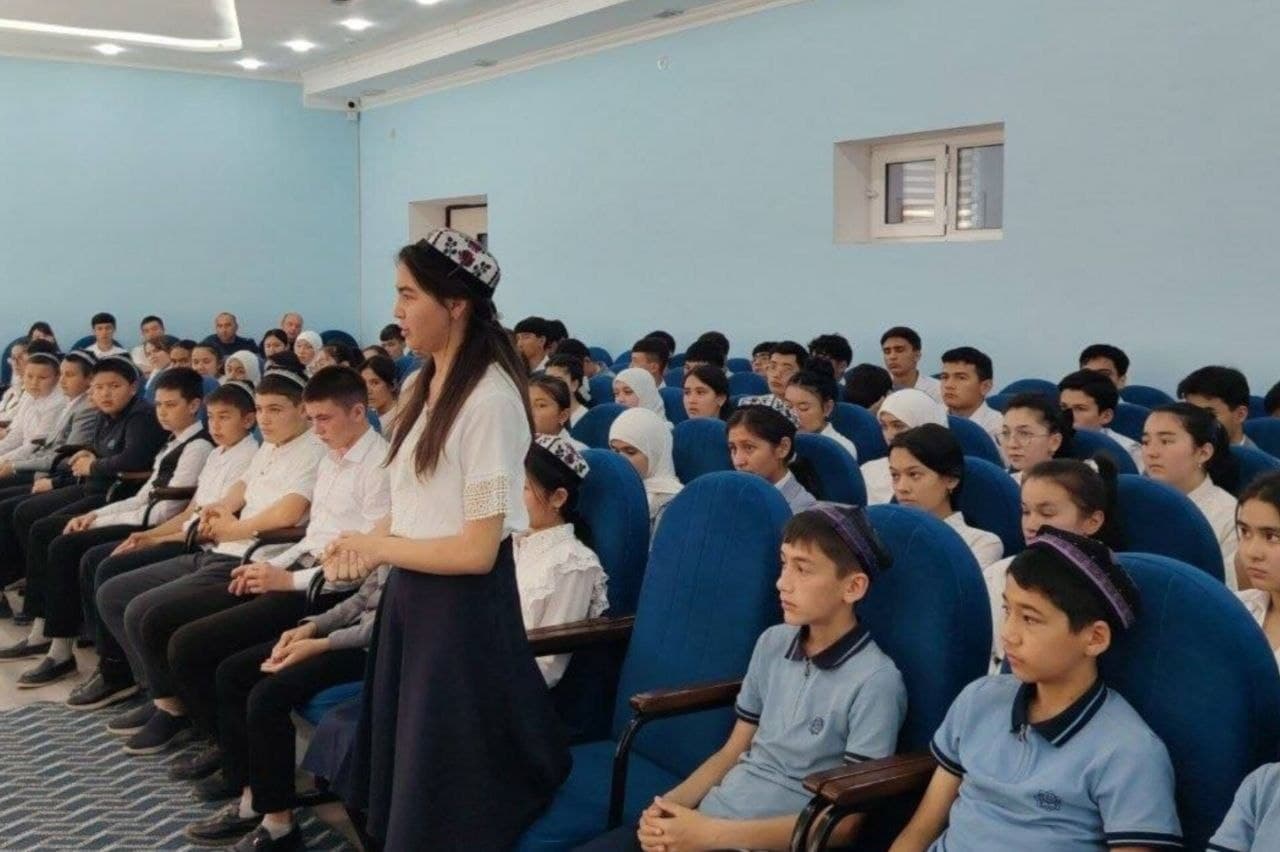 В Ферганском районе организована встреча “Руководитель и молодёжь”