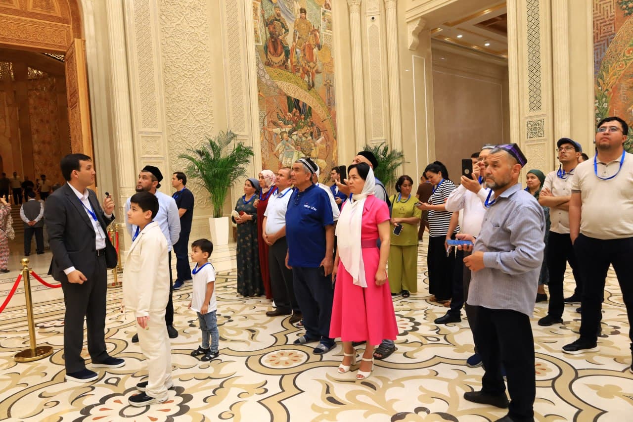 Fergana District Officials Study Historical and Tourist Sites in Samarkand and Tashkent