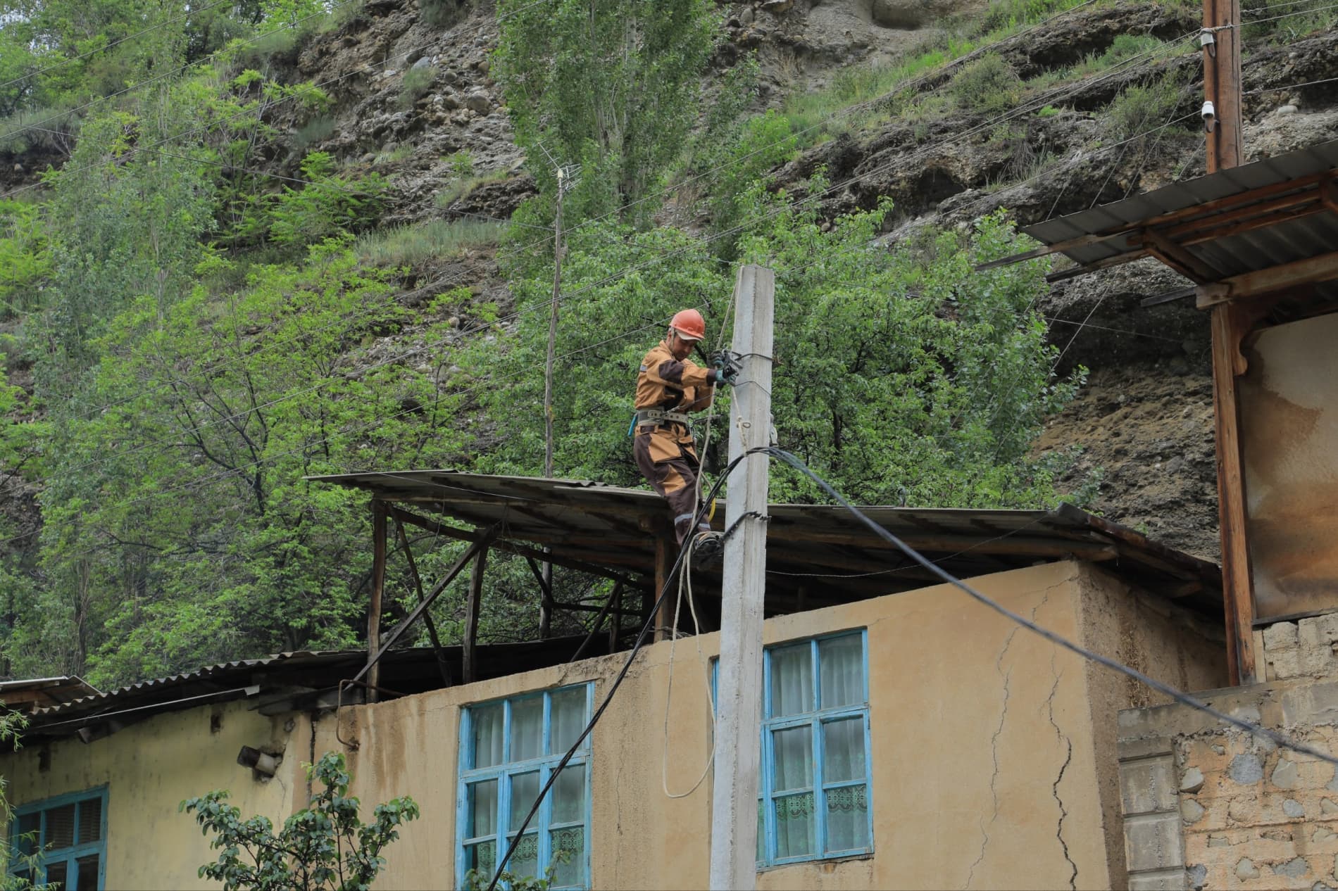 Large-Scale Power Supply Improvement Works Continue in Shohimardon