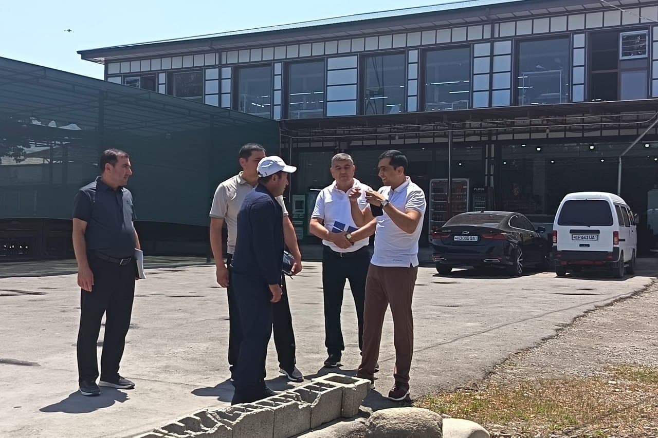 District Governor Reviewed the Activities of a Manufacturing Project