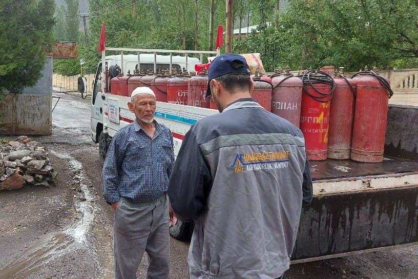 Liquefied Gas Delivered to Residents of Shohimardon Mahalla