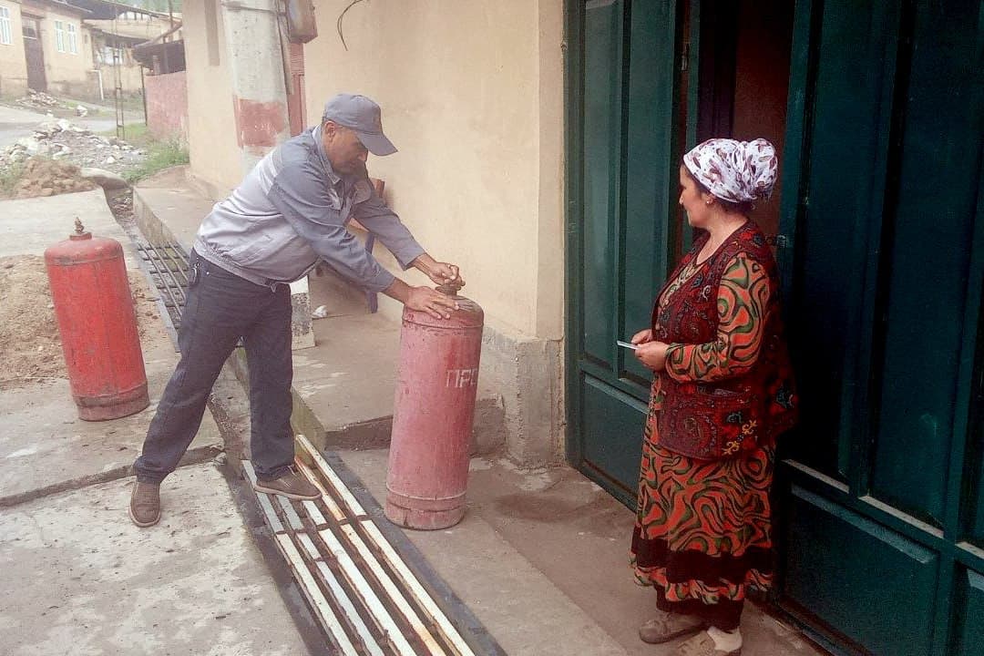 Liquefied Gas Delivered to Residents of Shohimardon Mahalla