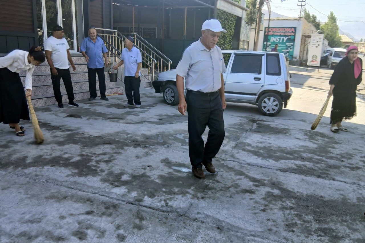 Community Improvement Activities Continue in Fergana District as Part of the "Month of Neighborhood Improvement and Kindness"