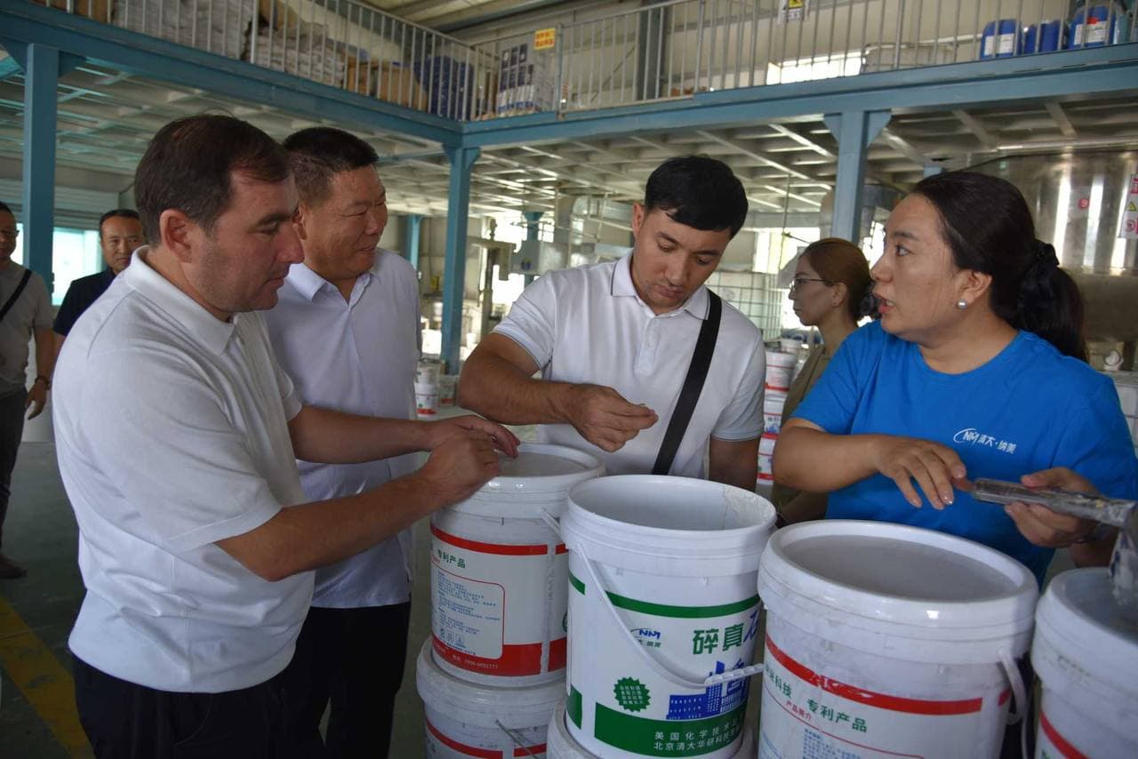 Modern Paint Manufacturing Projects Discussed with a Chinese Company