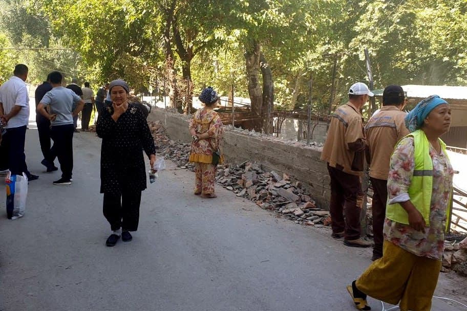 Large-Scale Community Clean-Up and Beautification Efforts Continue in Fergana District