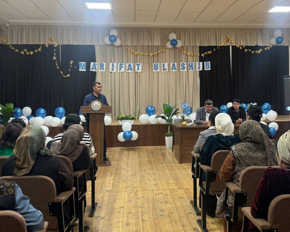 Open Dialogue Held Between a Deputy and Voters
