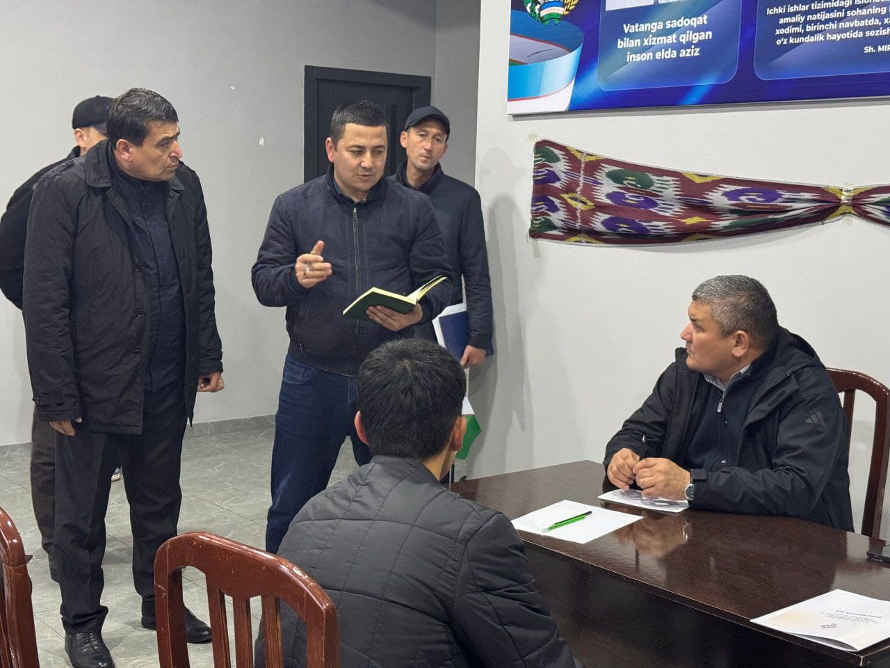 Oltiariq tumani hokimi Sh.Turdaliyev boshchiligida mutasaddi tashkilot rahbarlari ishtirokida Yangiqo‘rg‘on MFYda aholi va yoshlar bilan uchrashuv va ochiq muloqot o‘tkazildi.