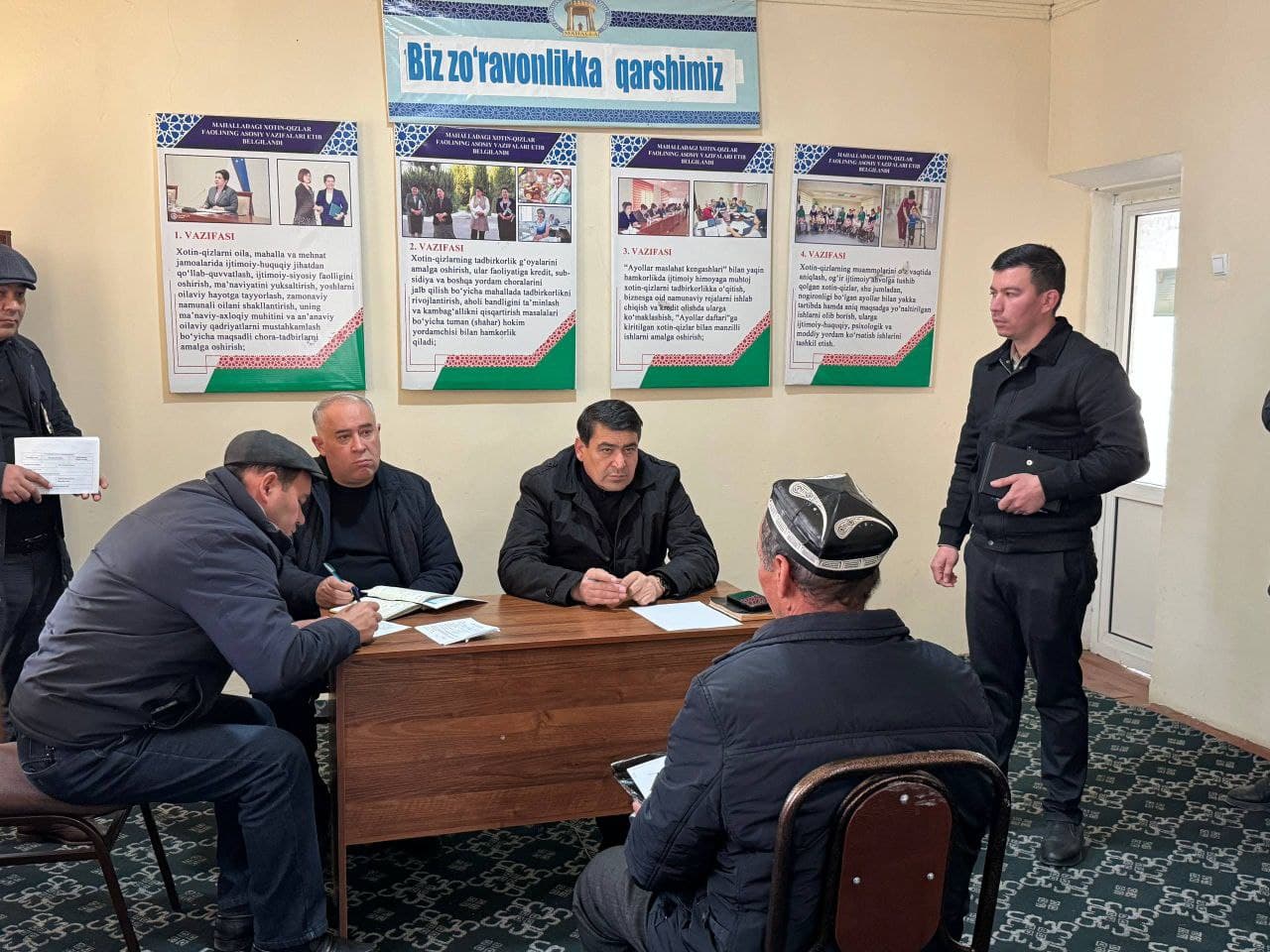 Oltiariq tuman hokimligi hamda mutasaddi tashkilot rahbarlari ishtirokida Oqbo‘yra mahalla fuqarolar yig‘inida yoshlar bilan ochiq muloqot va “Sayyor qabul” tashkil etildi.