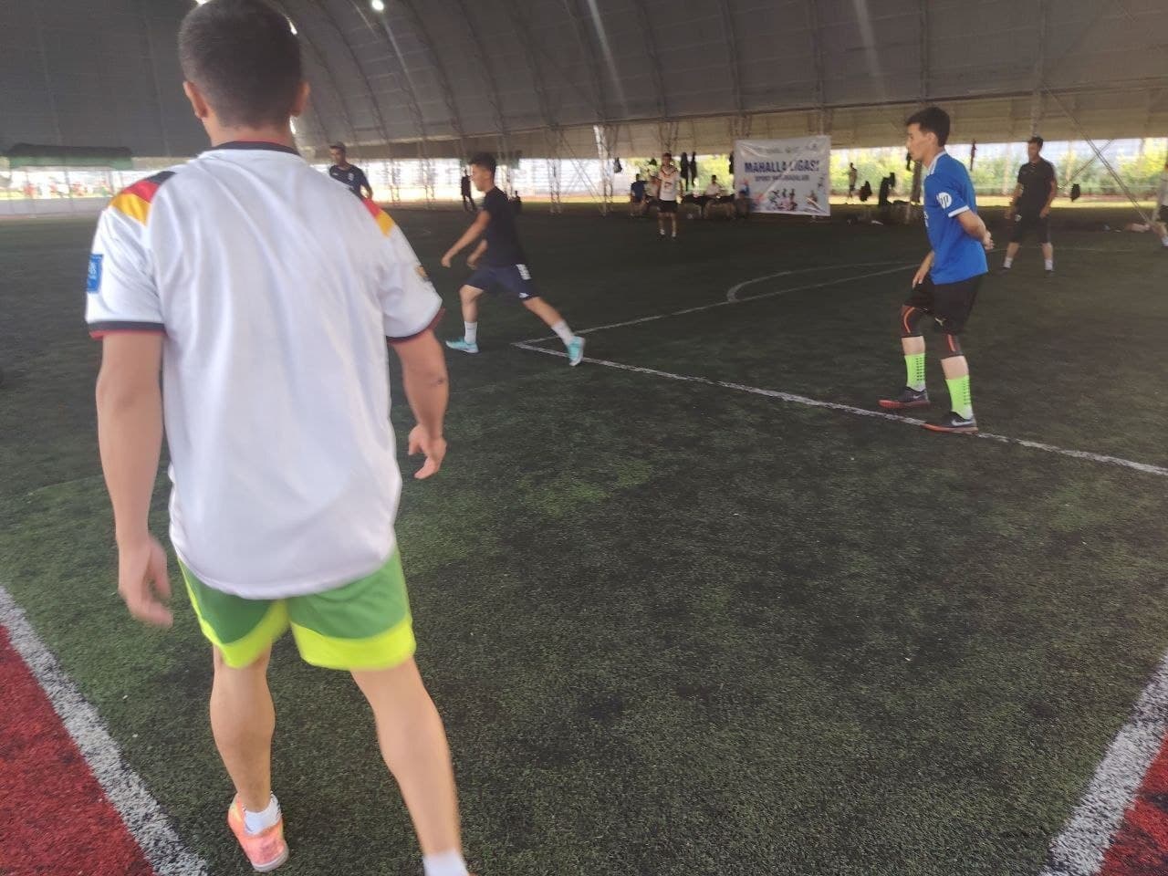 “Mahalla ligasi” mini futbol musobaqasining saralash bosqichi davom etmoqda
