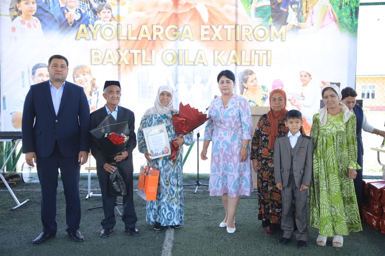 “Exemplary Family” Badges Presented to Their Owners in Quvasoy