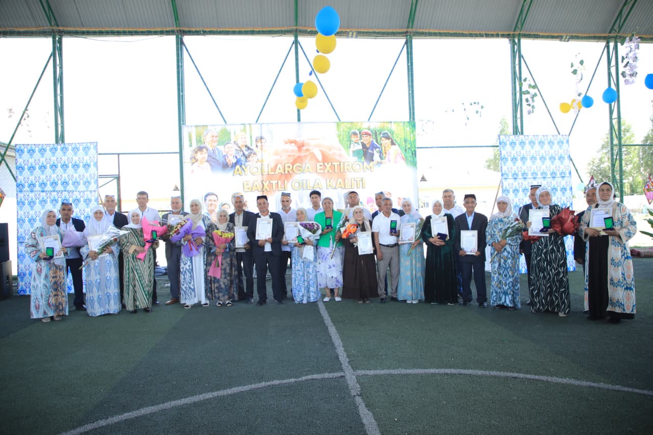“Exemplary Family” Badges Presented to Their Owners in Quvasoy