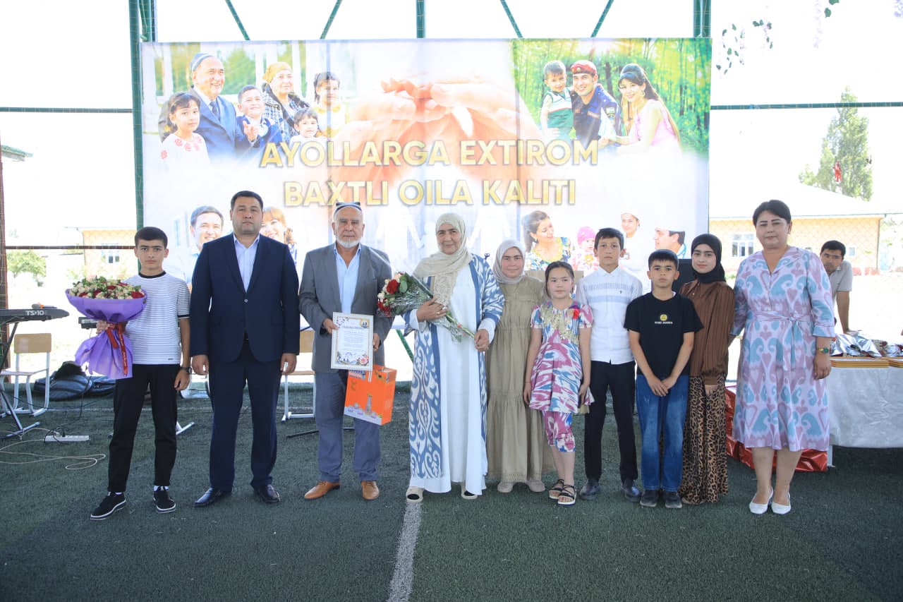 “Exemplary Family” Badges Presented to Their Owners in Quvasoy