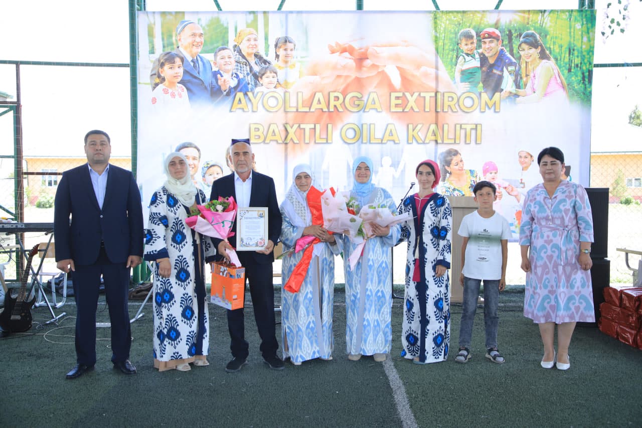 “Exemplary Family” Badges Presented to Their Owners in Quvasoy