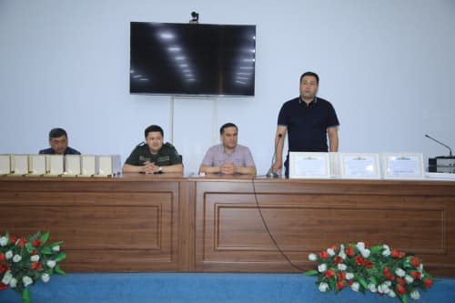 В городе Кувасай состоялась церемония награждения выпускников общеобразовательных школ, окончивших обучение с золотыми и серебряными медалями.