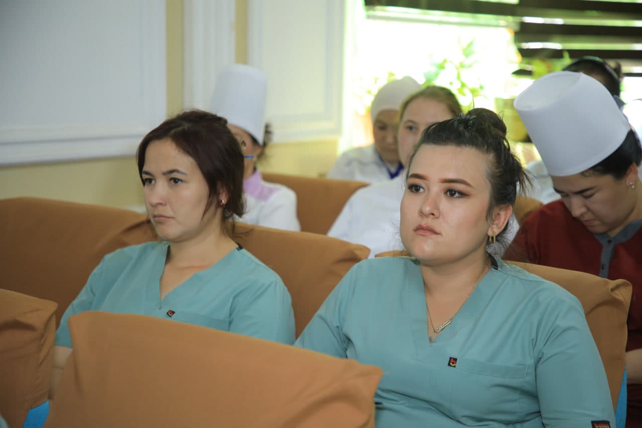 Yosh tibbiyot xodimlari bilan ochiq muloqot o‘tkazildi
