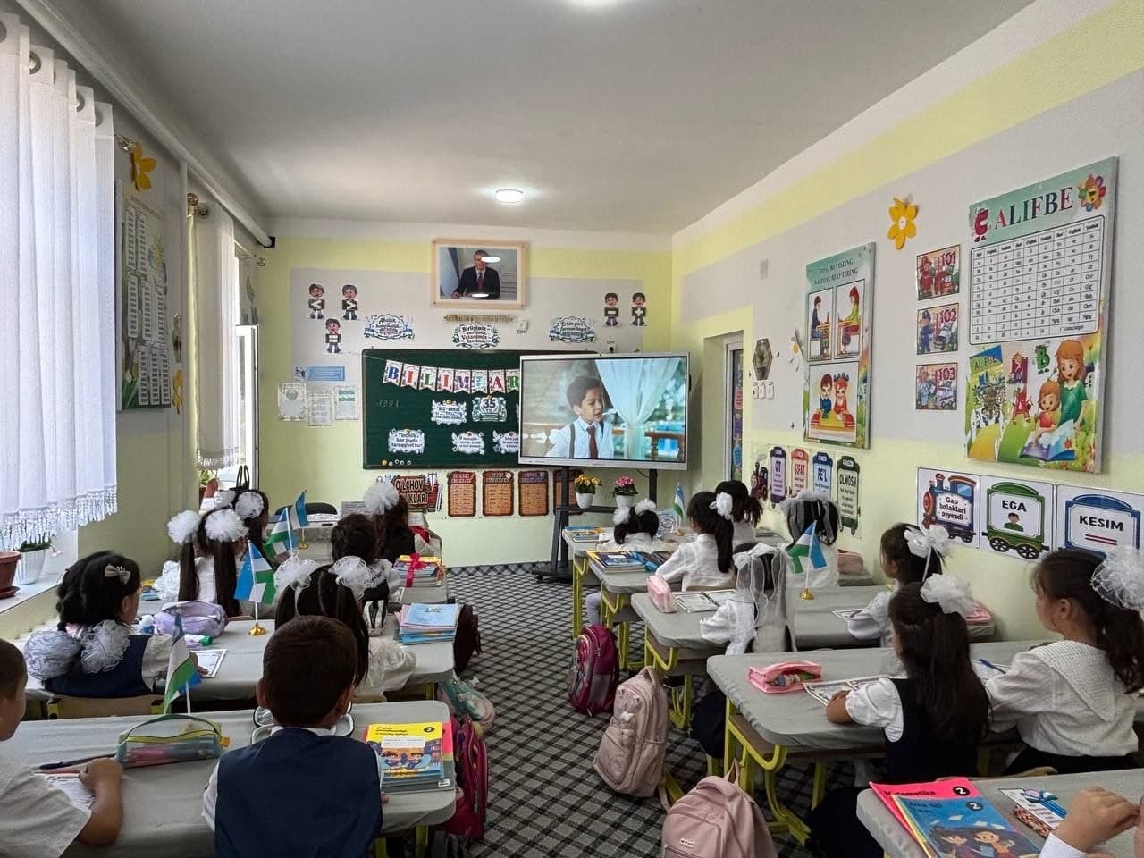 Maktablarda “Birinchi qo‘ng‘iroq” sadolari yangradi